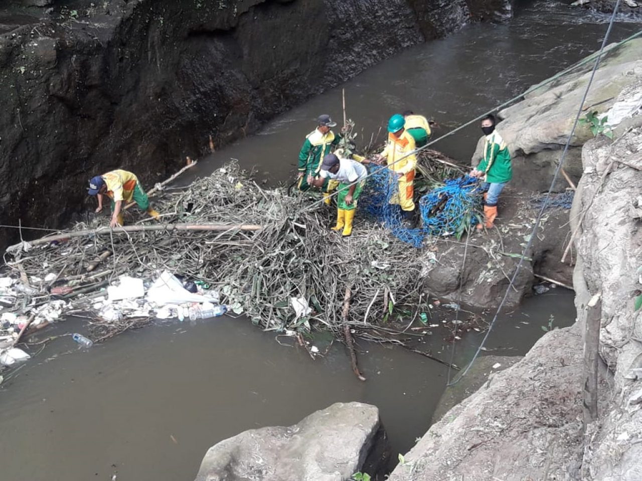 Bersih-bersih Lanjutan sungai Brantas-Jembatan Celaket 19-07-2019
