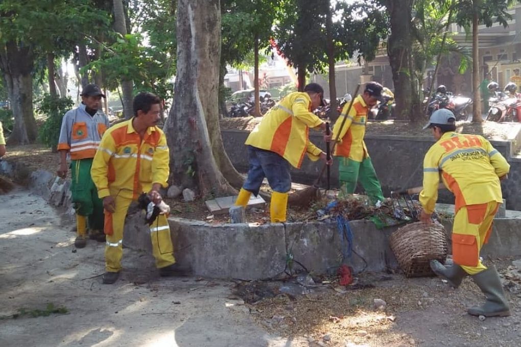 Kegiatan Bersih-Bersih di Griya Shanta Kelurahan Mojolangu (4 Agustus 2019)